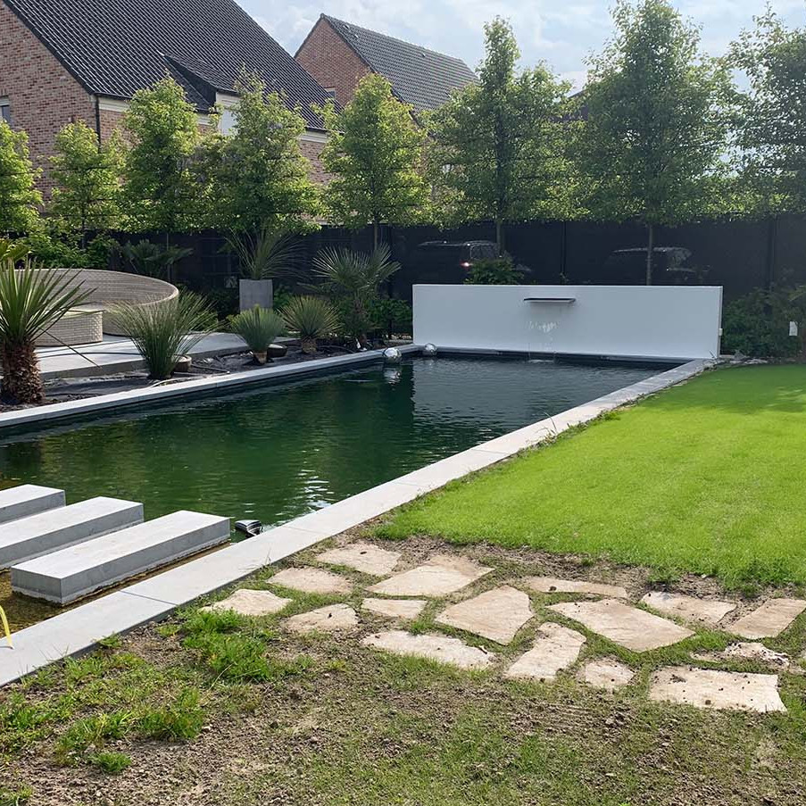  De zwemvijver zo goed als afgewerkt  